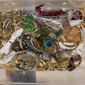 Elegant Gold and Green Jewelry Set